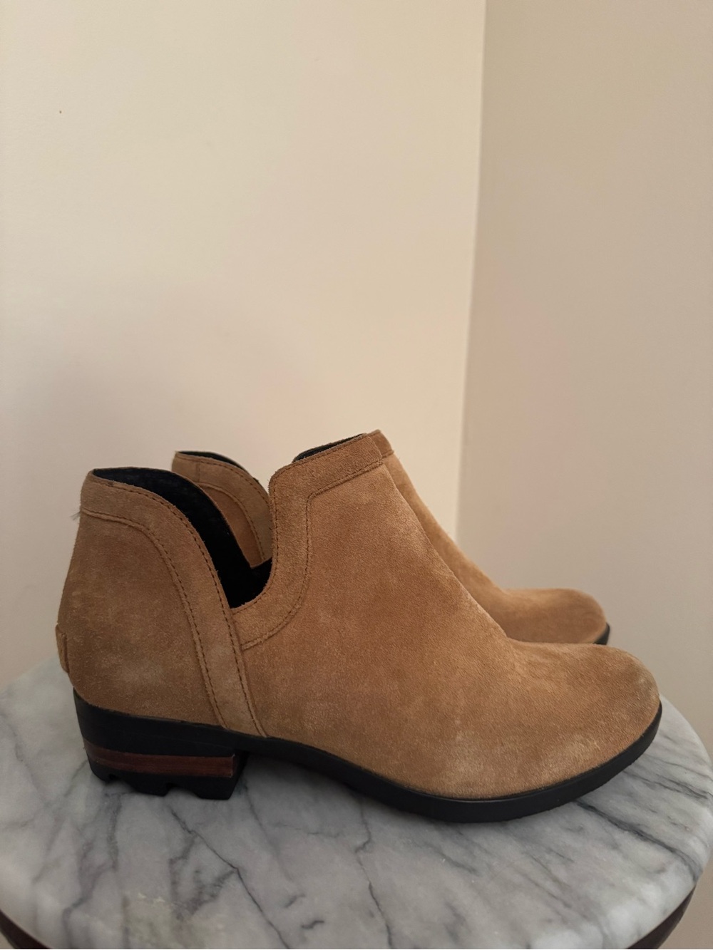 Sorel Lolla Cut Out Booties Women’s Size 7.5 Tan Suede Ankle Boots Casual - Picture 2 of 7